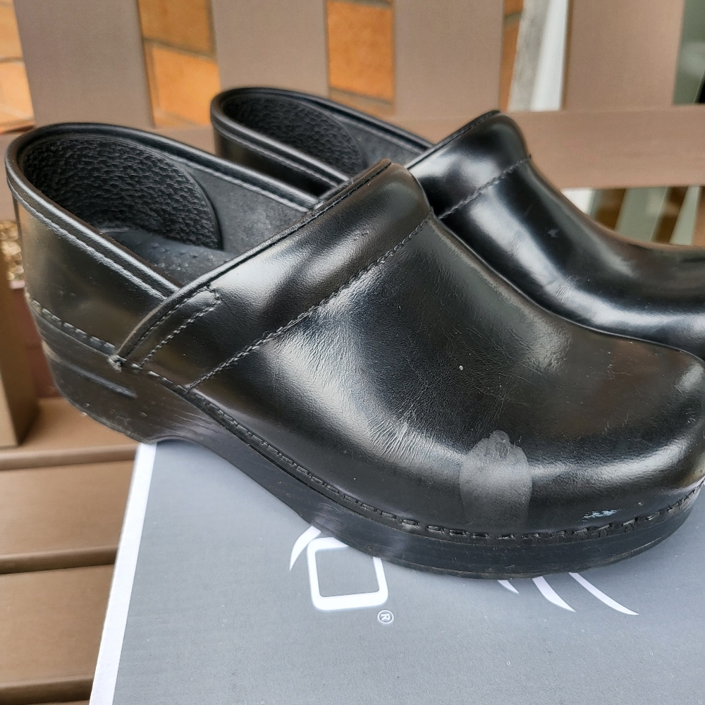 Dansko clogs - Picture 8 of 9